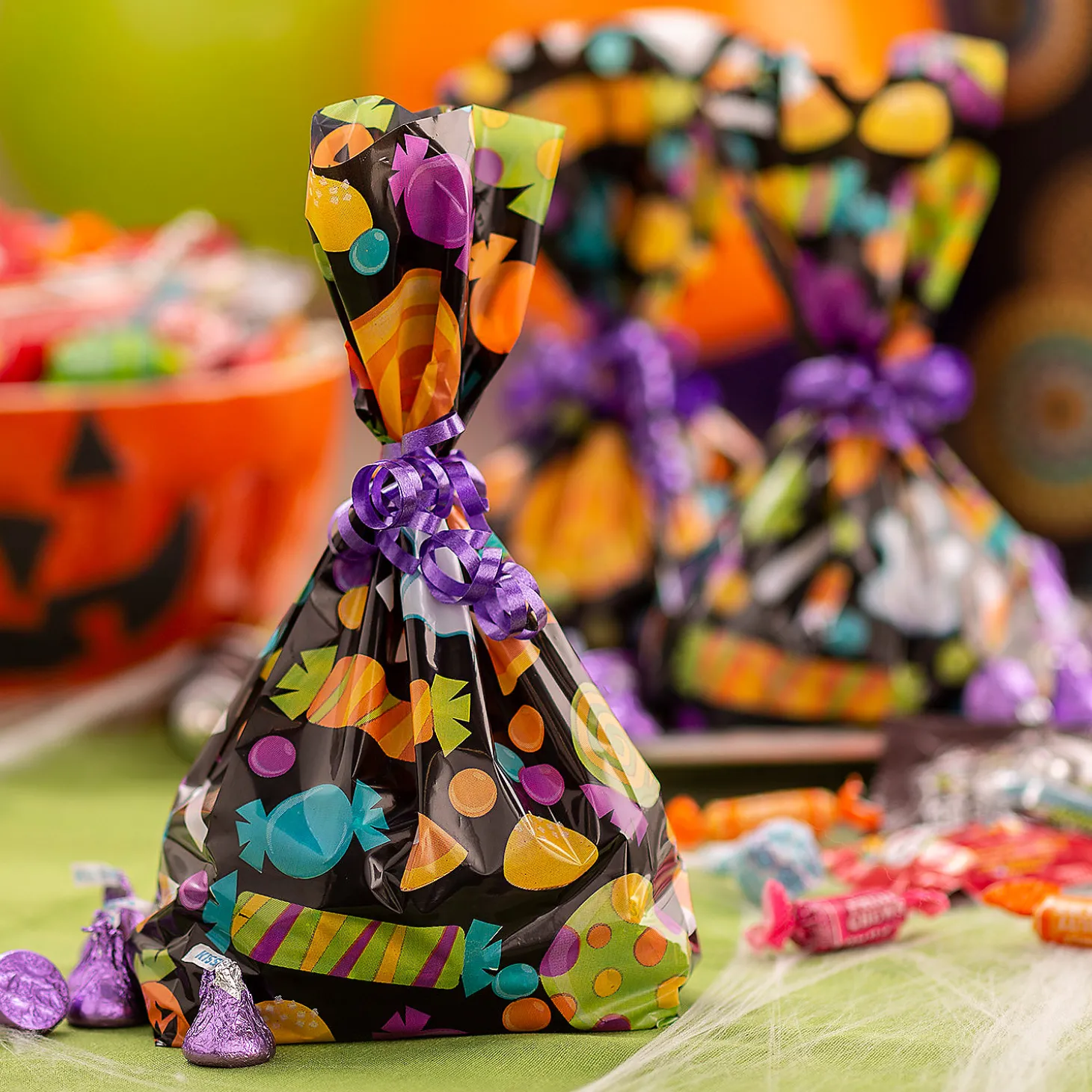 5" X 11 1/2" Halloween Ghost Cellophane Treat Bags - 12 Pc.