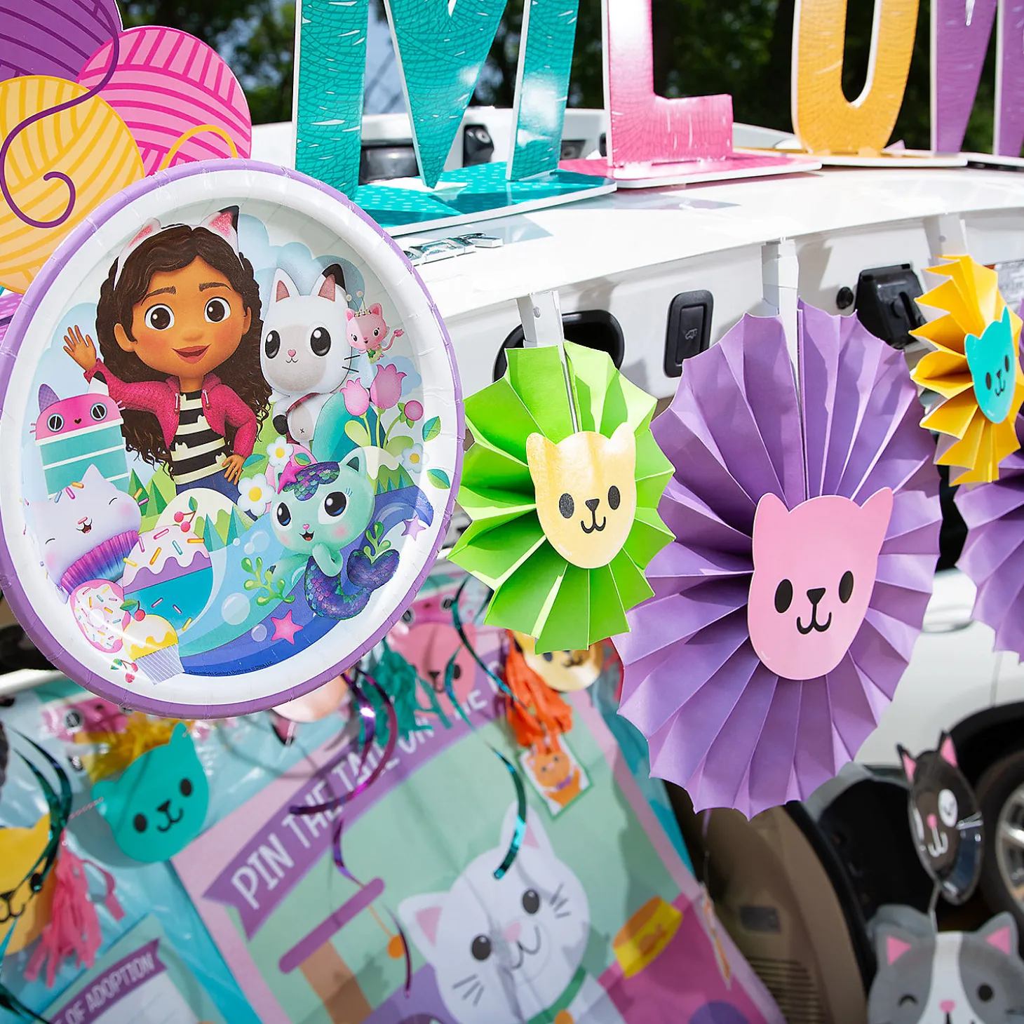 Dreamworks Gabby's Dollhouse™ Trunk-Or-Treat Decorating Kit - 98 Pc.