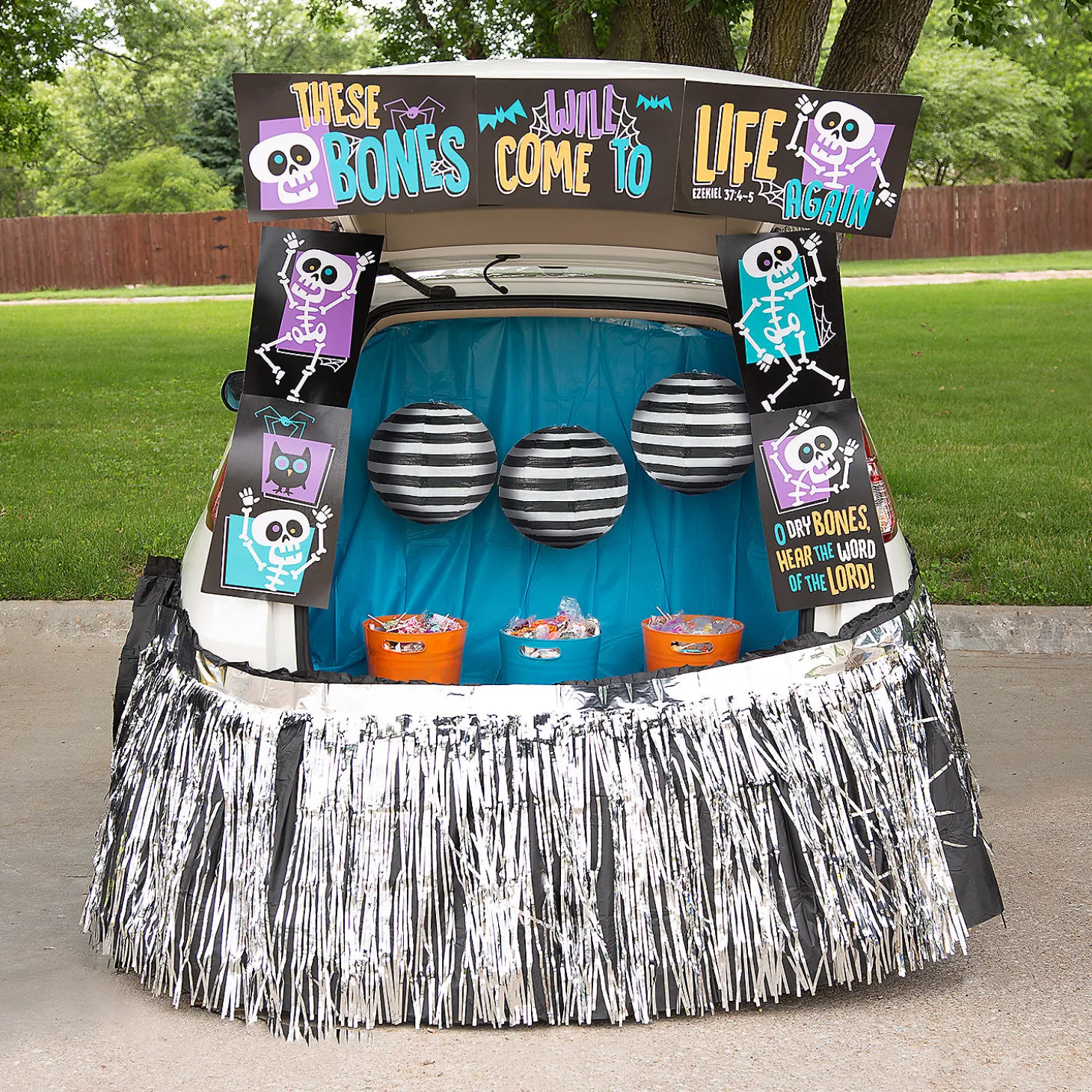 Ezekiel Trunk-Or-Treat Decorating Kit