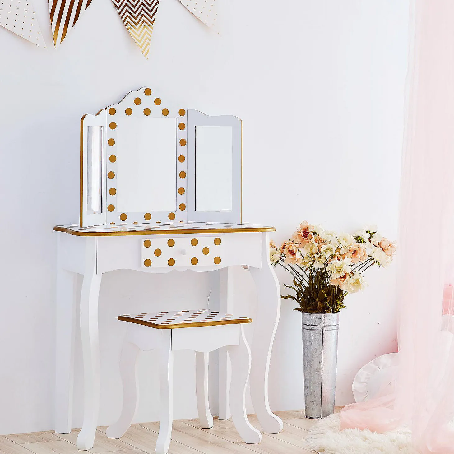 Fantasy Fields - Fashion Polka Dot Prints Gisele Play Vanity Set - White / Gold