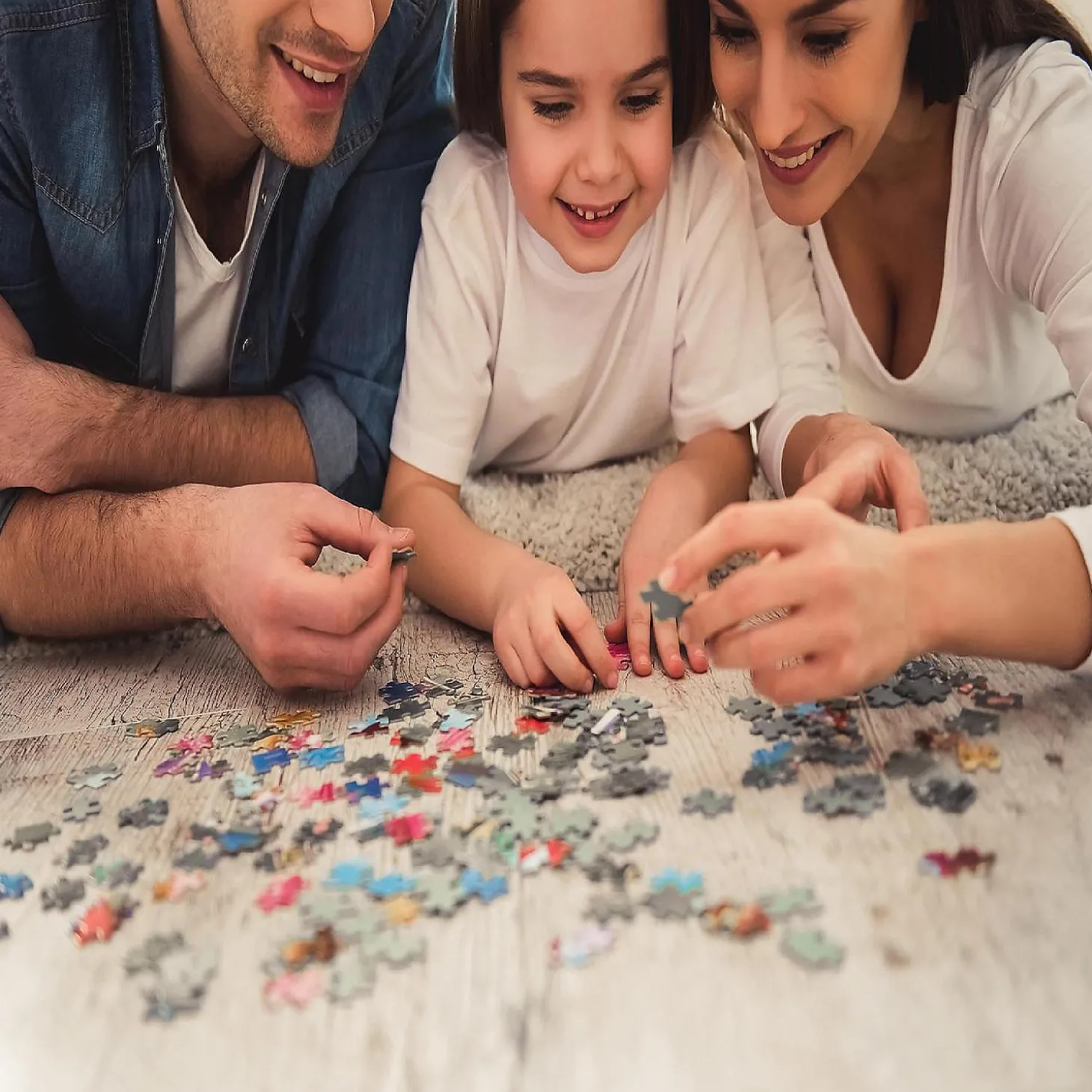 Friends Cast Mega Micro 600 Piece Jigsaw Puzzle Tube