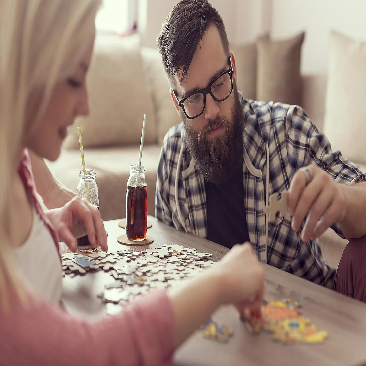 Friends Cast Mega Micro 600 Piece Jigsaw Puzzle Tube