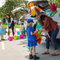 Happy Halloween Trunk-Or-Treat Decorating Kit - 8 Pc.