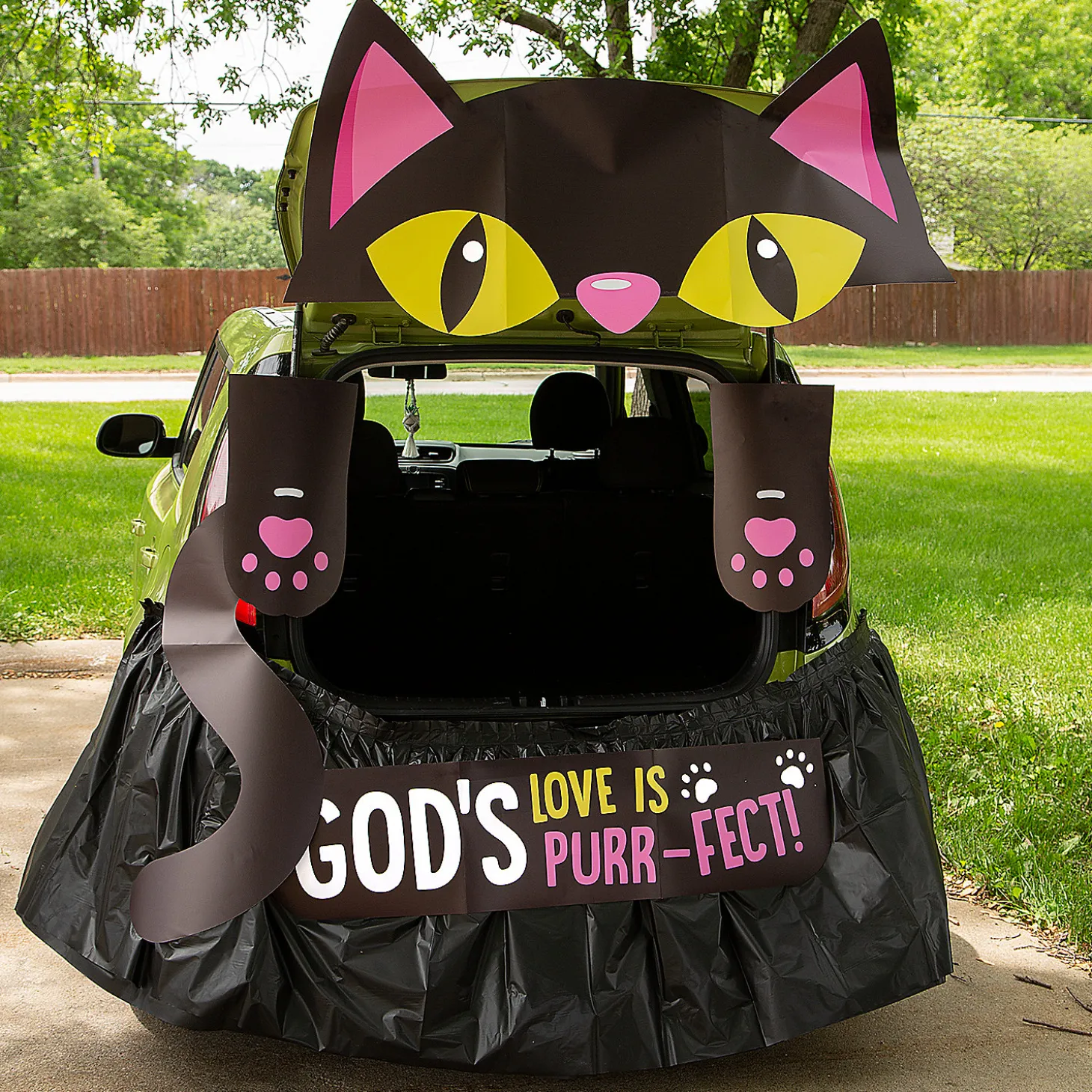 Religious Black Cat Trunk-Or-Treat Decorating Kit - 6 Pc.