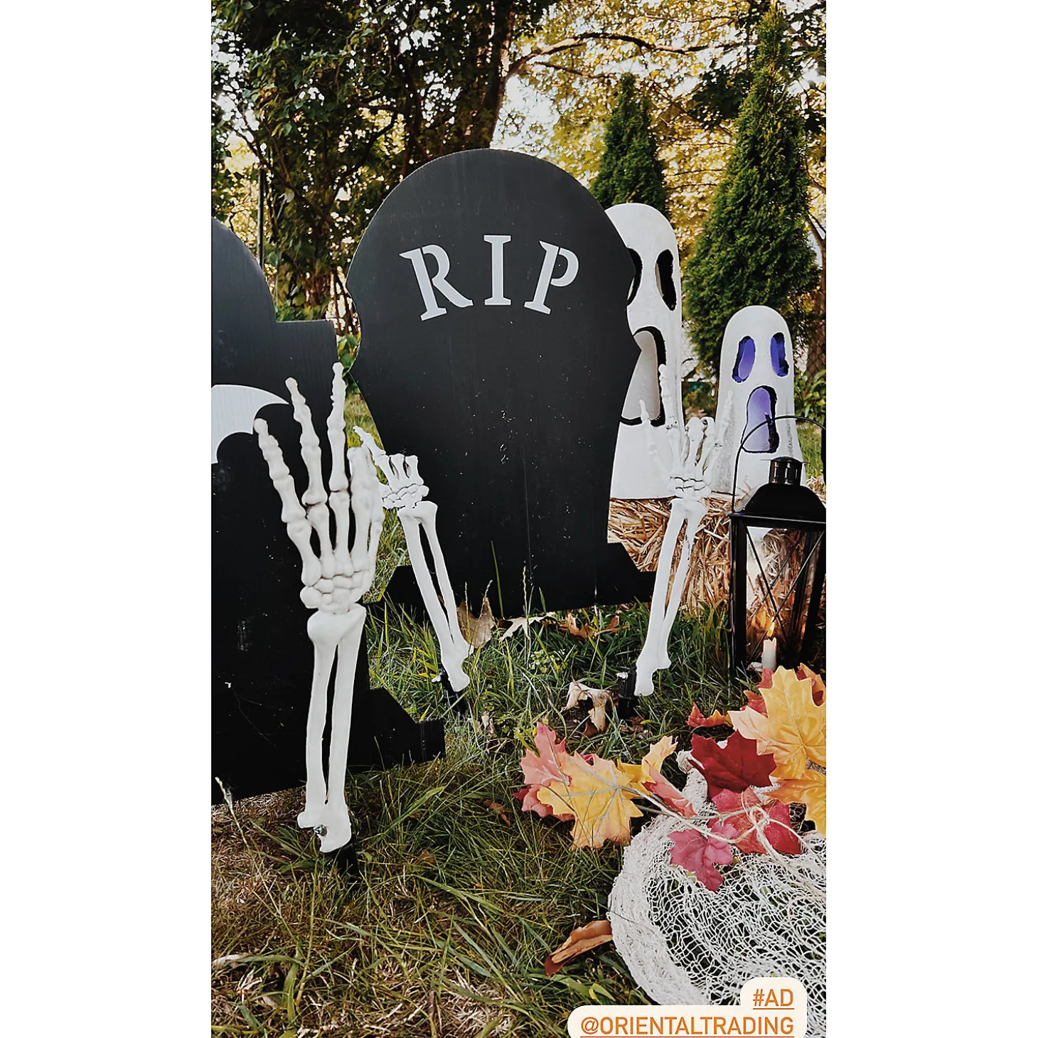 Skeleton Hand Groundbreaker Halloween Decorations
