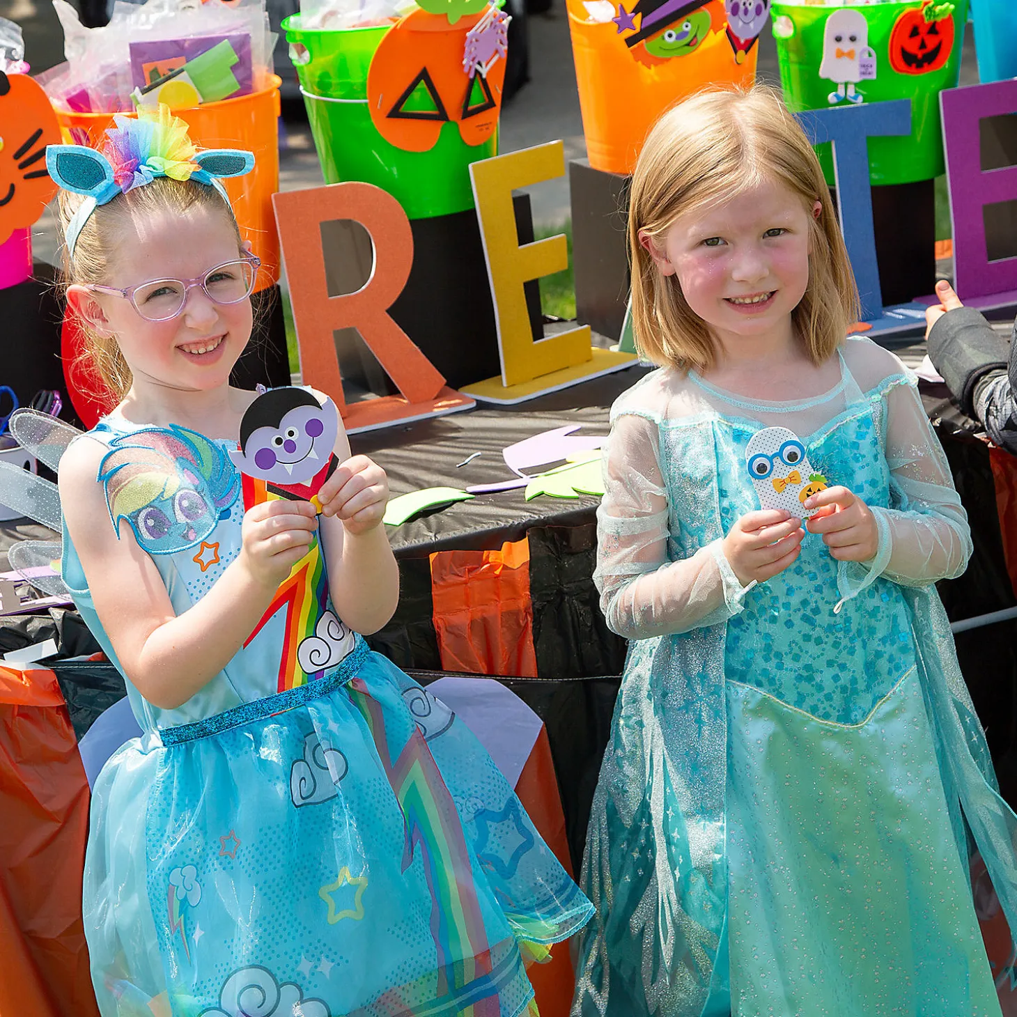 Trunk-Or-Treat Craft Station - 318 Pc.